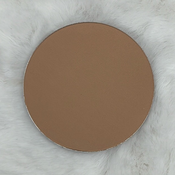 L'Bri Perfect Finish Dual Action Compact Powder Foundation - Rich Beige (63-RIB) - Picture 1 of 4